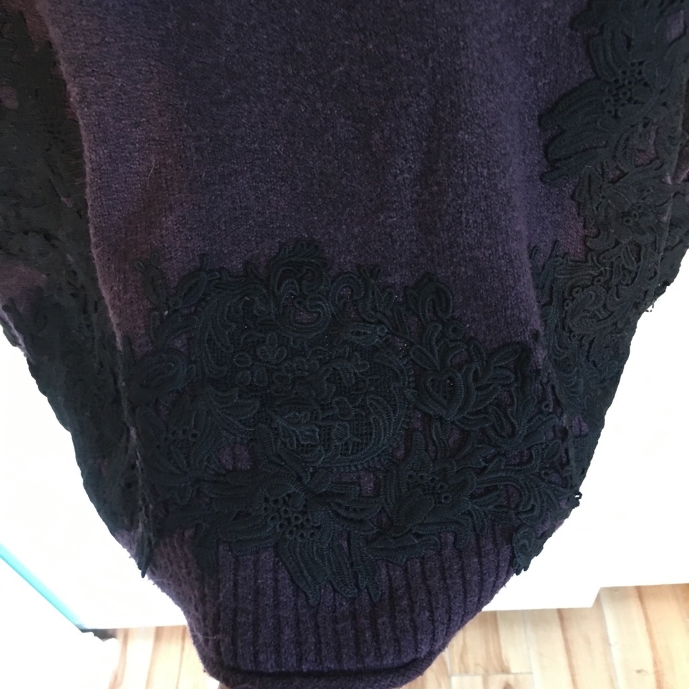Sweater - Picture 4 of 4
